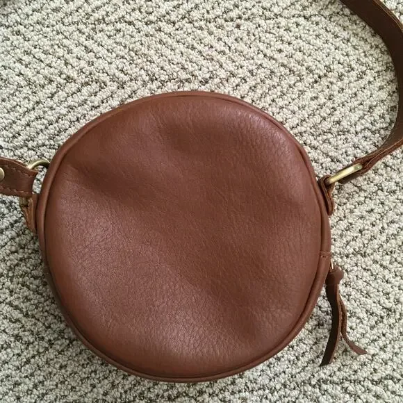 Portland Leather Circle Crossbody - Picture 4 of 7